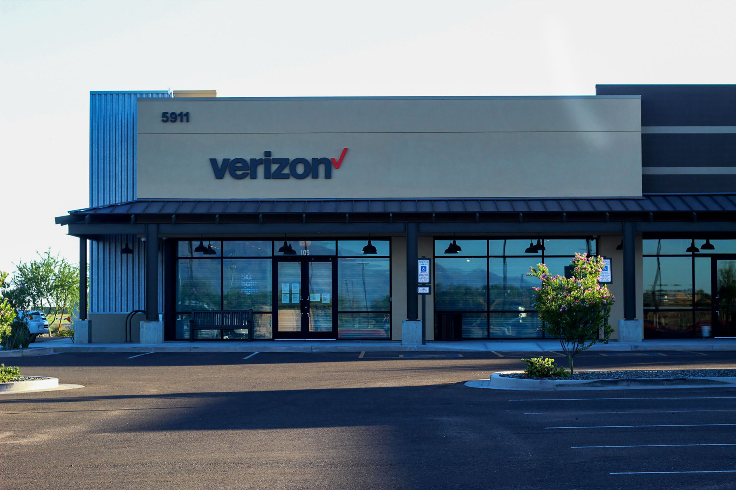 Verizon Wireless Shop Front Overview